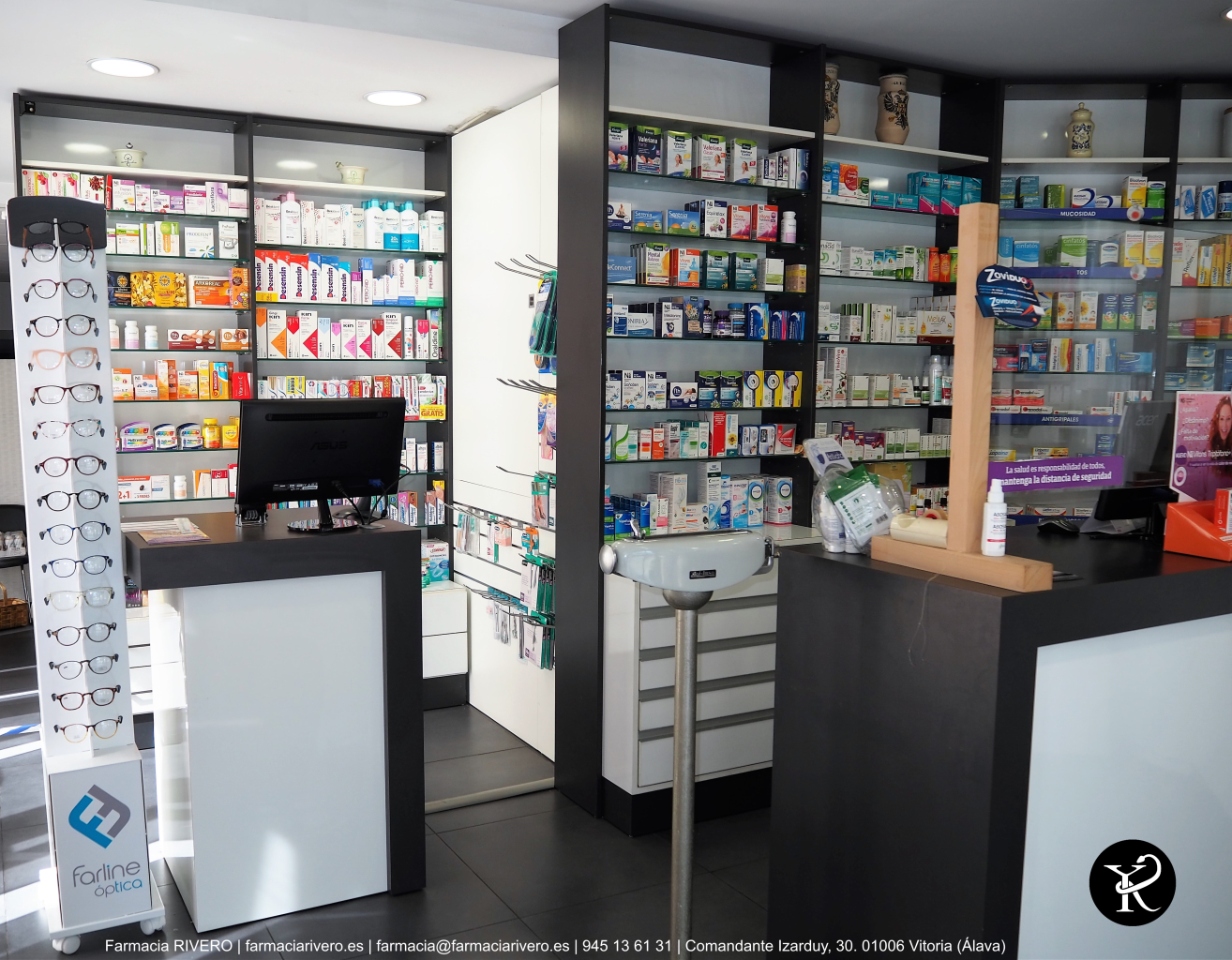 Farmacia RIVERO. Interior