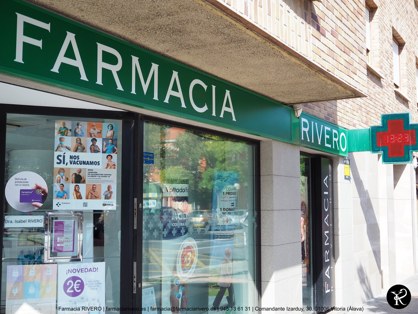 Farmacia RIVERO. Fachada a la calle Comandante Izarduy