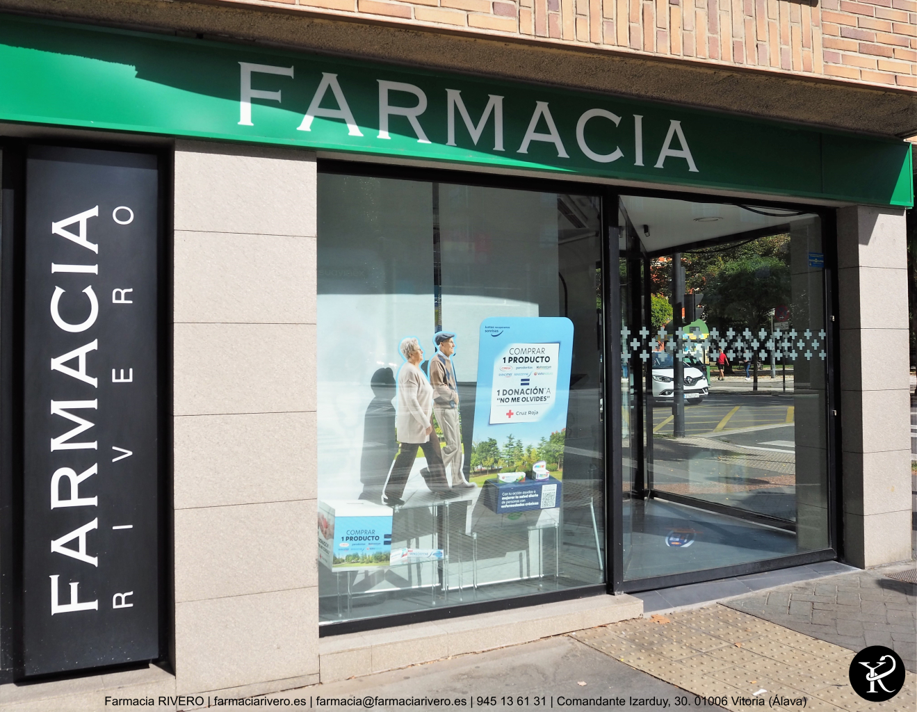 Farmacia RIVERO. Fachada a la calle Zumaquera